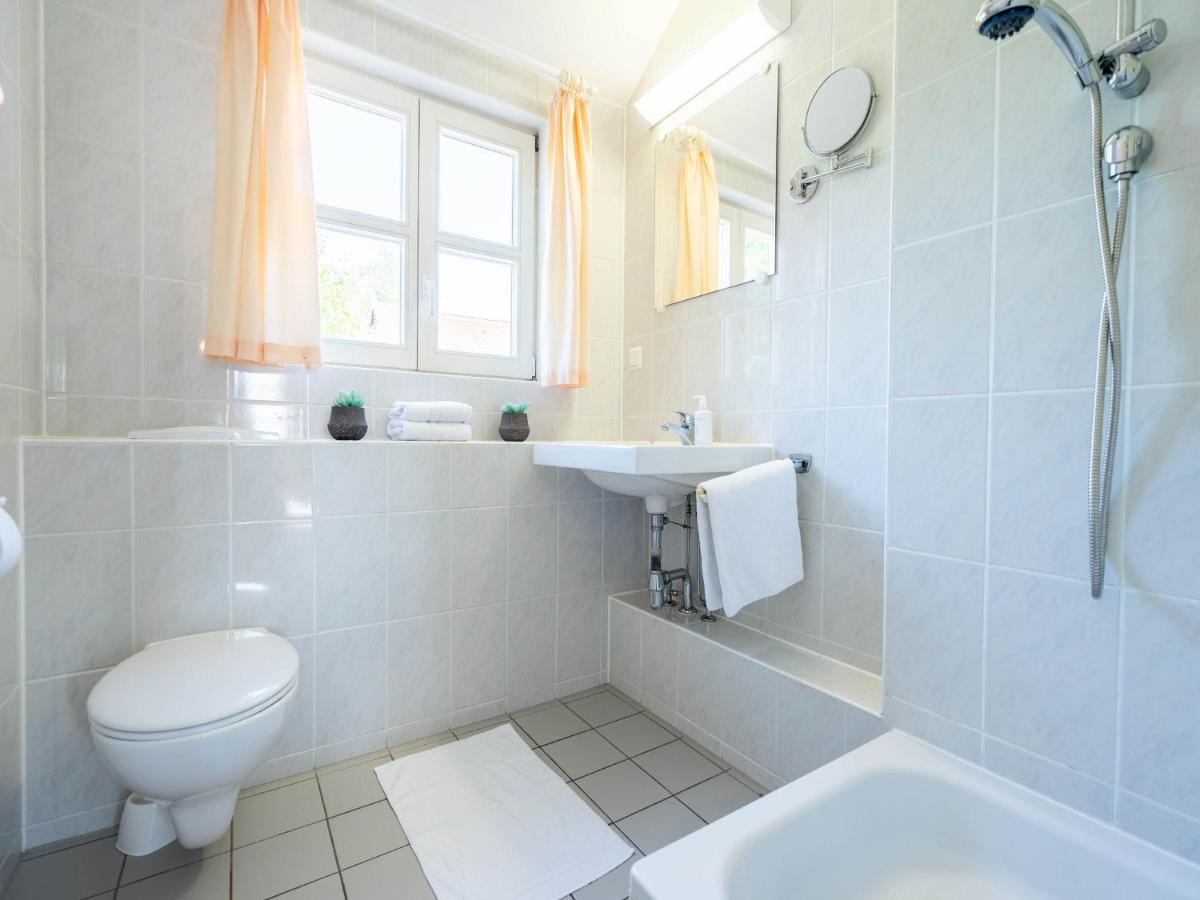 Feriendorf Rugana - Klassik Appartement Mit 1 Schlafzimmer B21 Dranske Bagian luar foto